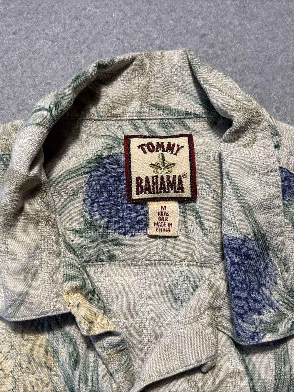 Tommy Bahama Hawaiian Shirt Men Medium Beige Silk Floral Pineapple Casual Resort